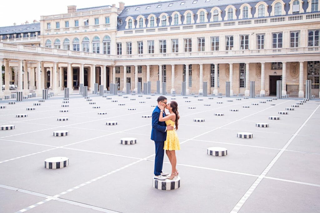Classic Paris couple photography at Palais Royal