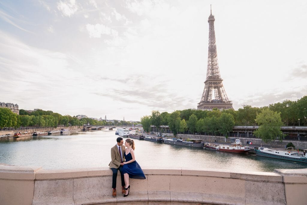 Bir-Hakeim Bridge Paris photography. Best location with Eiffel Tower views