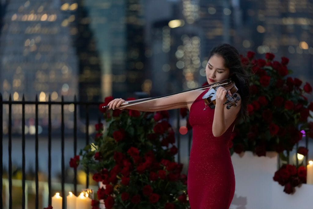 Brooklyn Bridge luxury surprise proposal with violinist