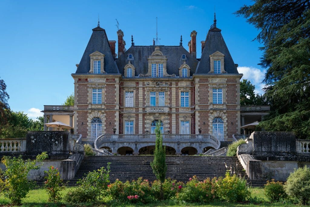 French chateau wedding packages at Chateau Bouffemont
