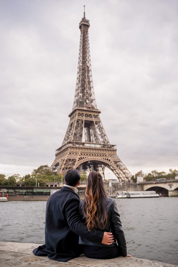 Memorable save-the-date ideas at the Eiffel Tower