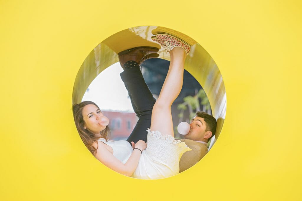 Simple couple photography ideas with bubble gum