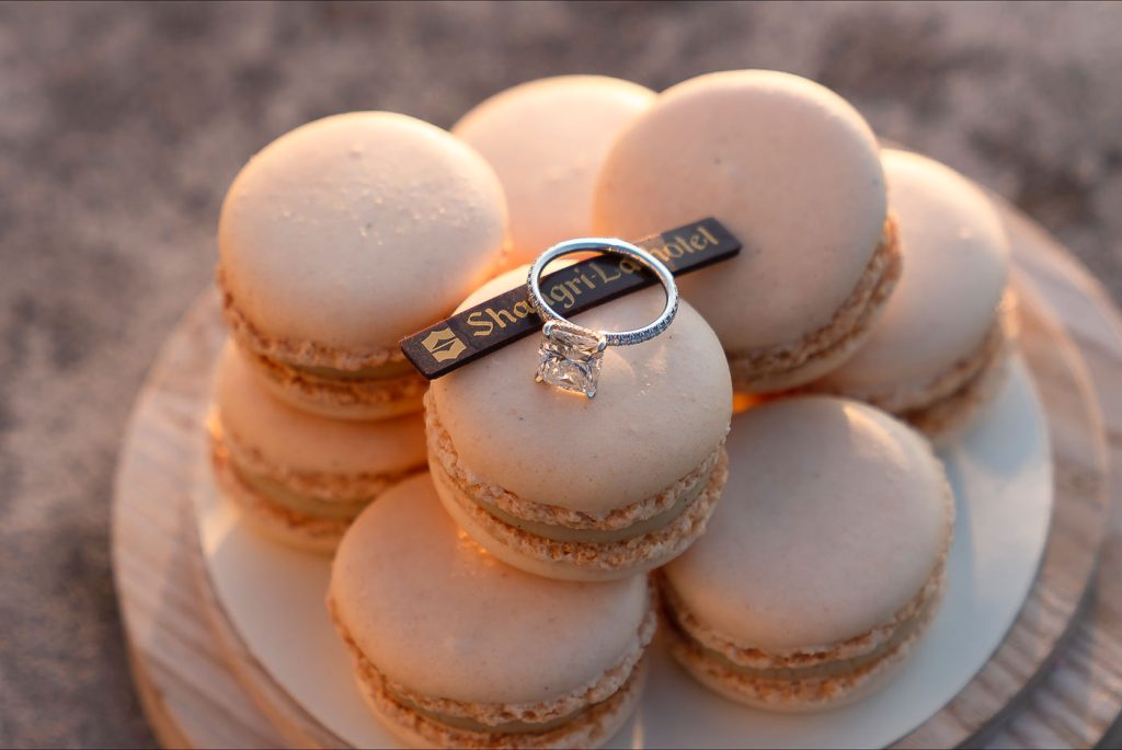 Shangri-La Hotel marriage proposal amazing diamond engagement ring