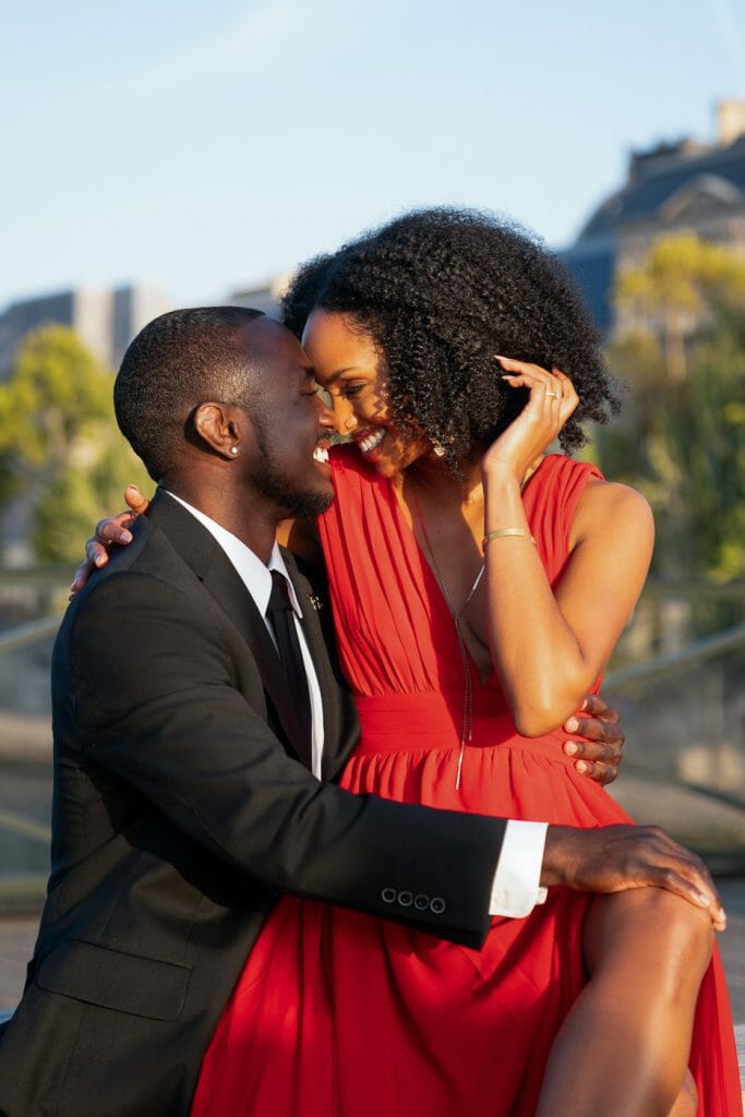 How to pose as a couple for amazing Paris engagement photos