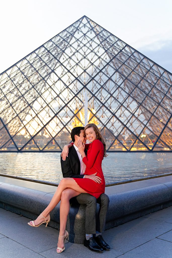 Cute poses for couples doing engagement photos in Paris