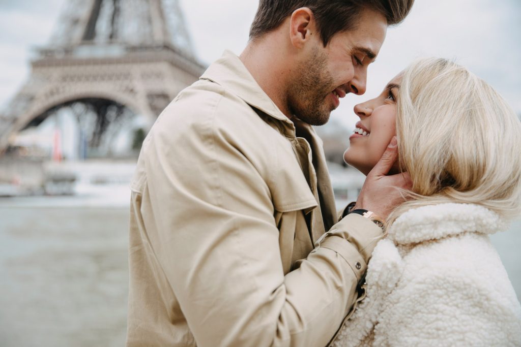 Eiffel Tower Couple pictures cute