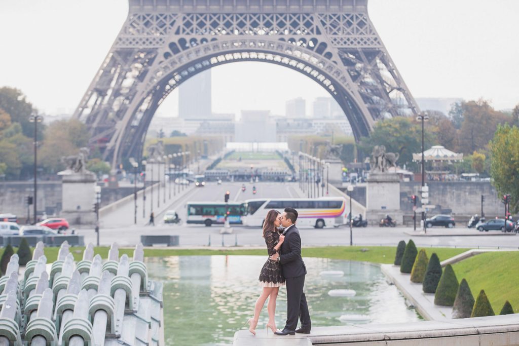 Beautiful Eiffel Tower couple photos at Trocadero Paris