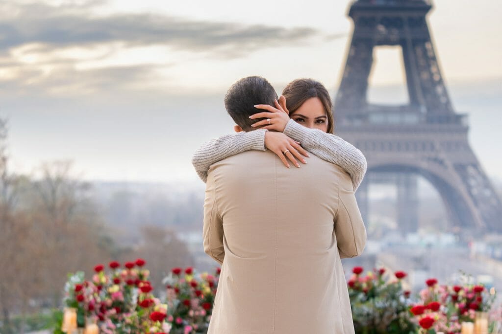 Dazzling Eiffel Tower engagement at Trocadero with luxury floral design