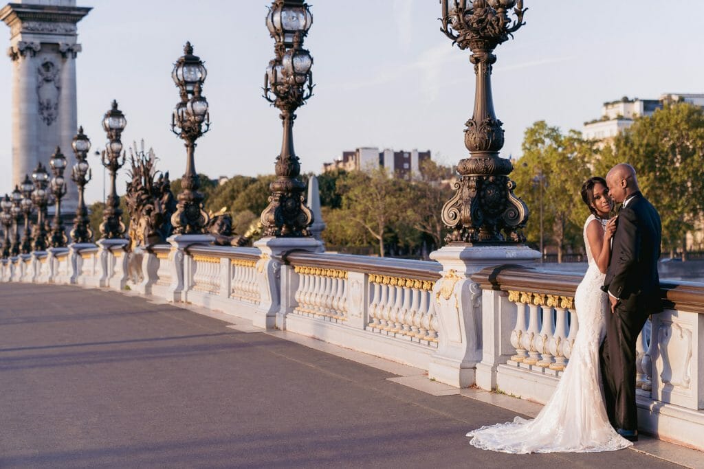 Elegant pre-wedding photos at Alexander III Bridge