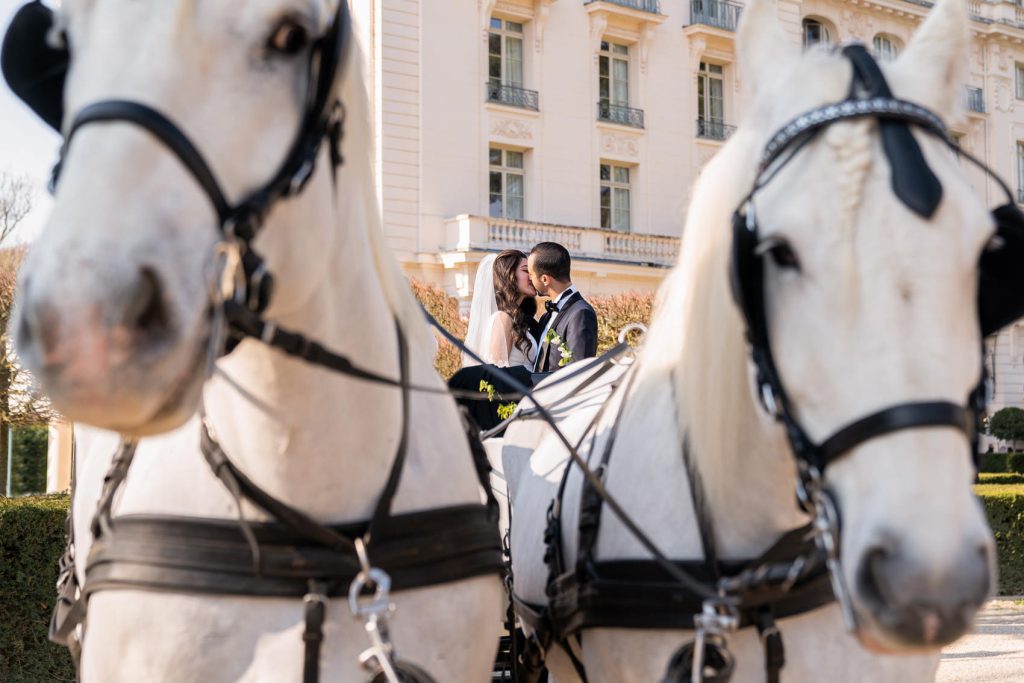Horse and carriage luxury wedding ideas in Paris