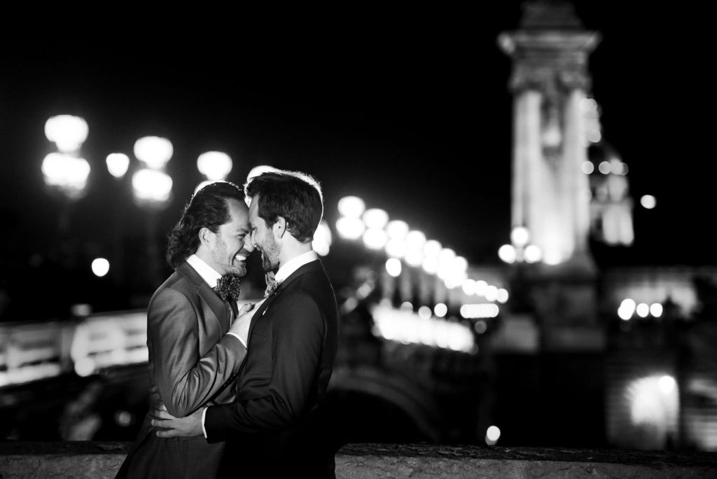 Romantic Paris couple photos at night Alexander III Bridge