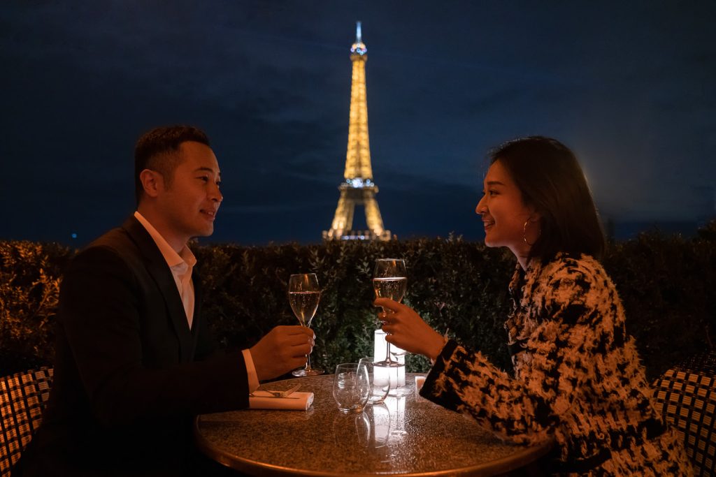 Paris Couple Photography by Night with twinkling Eiffel Tower