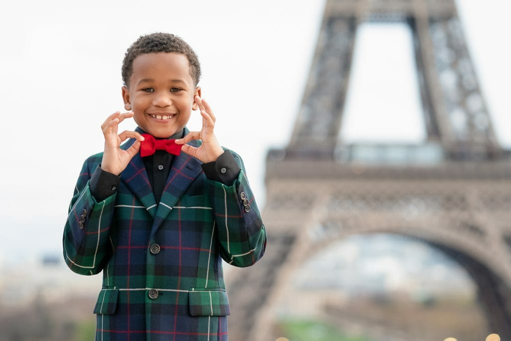 Super-cute solo portrait of boy with red bow tie Family photos in Paris
