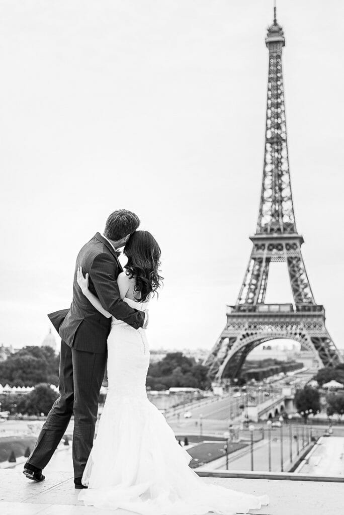 Paris pre wedding photographer dreamy Eiffel tower couple photos at sunrise
