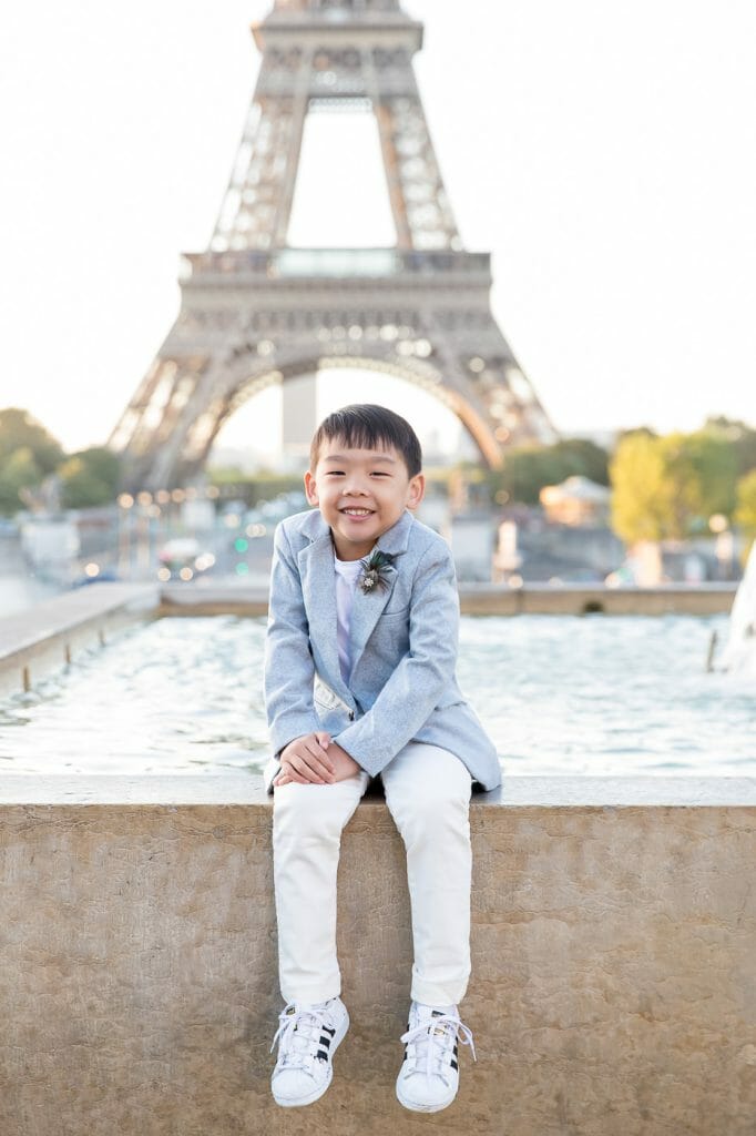 cute Paris solo Portraits for families