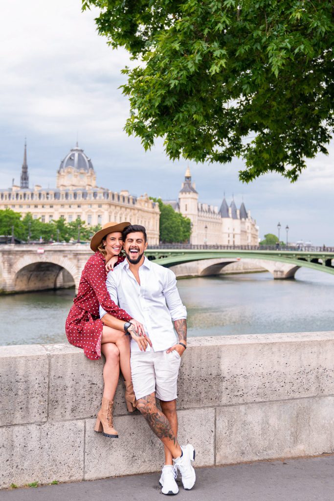 Beautiful couple photoshoot in Paris photographed by Cengiz