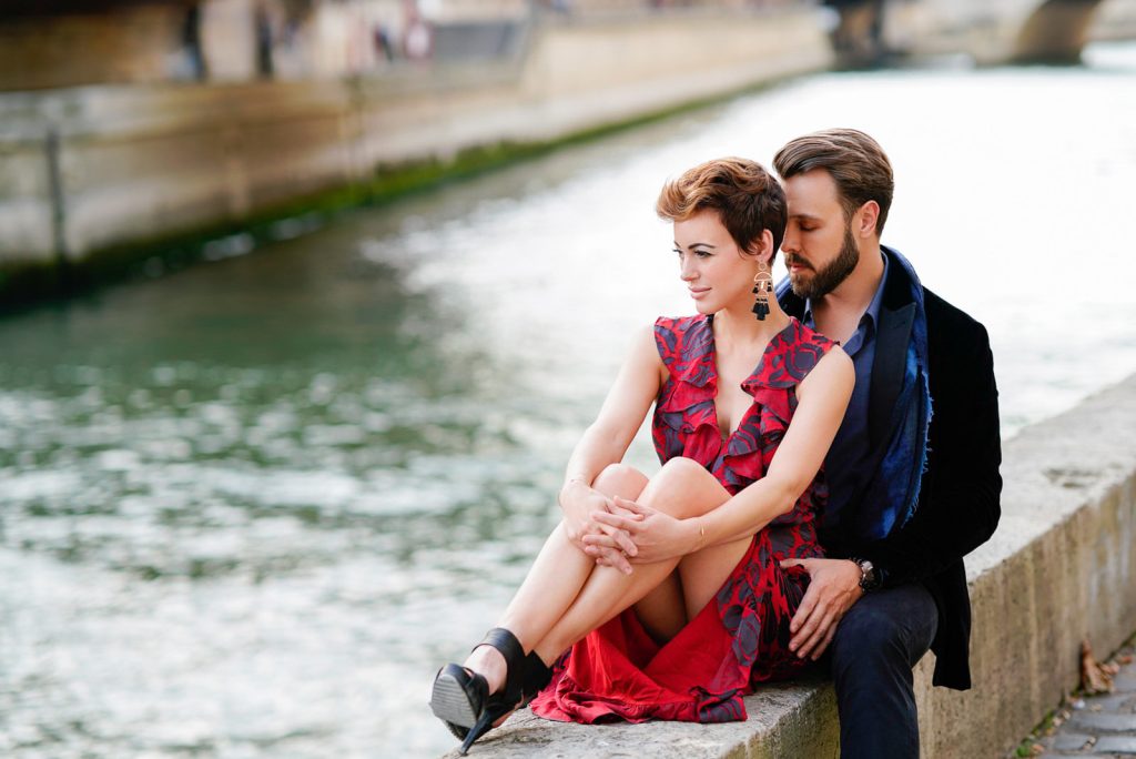 Romantic couple photoshoot in Paris near Notre Dame by Cengiz