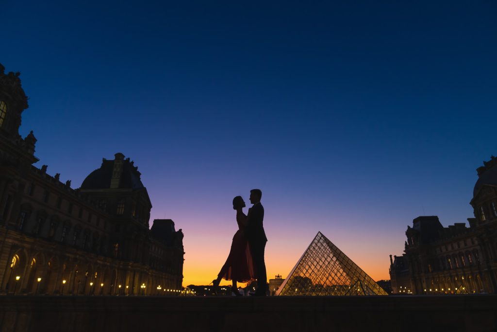 Super romantic Paris couple photography at the Louvre Blue Hour