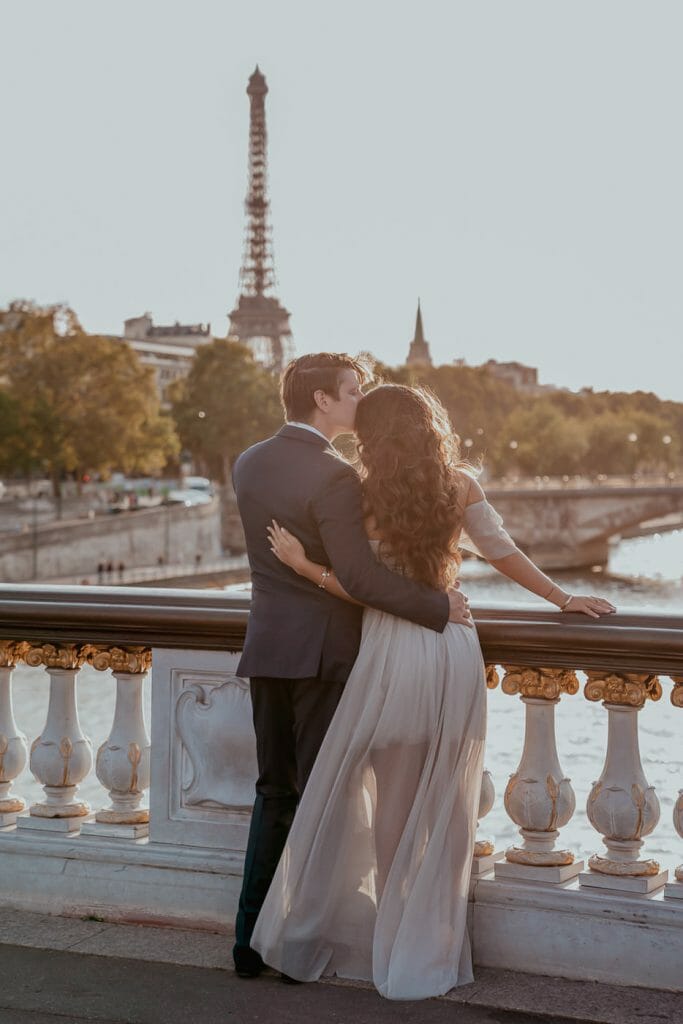 Plan a Paris photoshoot: Best locations Alexander III Bridge