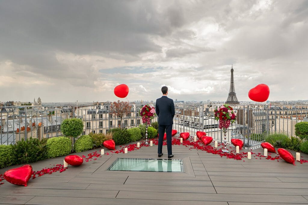Paris proposal photographer Private Eiffel Tower Rooftop Proposal