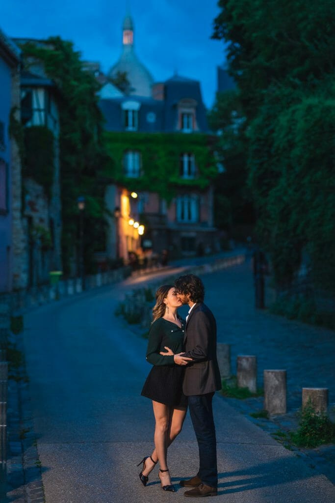 Romantic couple photoshoot at Montmartre near La Maison Rose