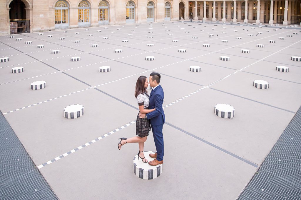Playful Couple photoshoot in Paris at Colonnes de Buren Palais Royal