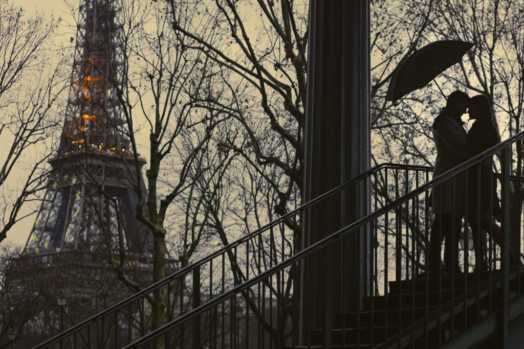 Romantic Eiffel Tower couple photoshoot on Bir-Hakeim