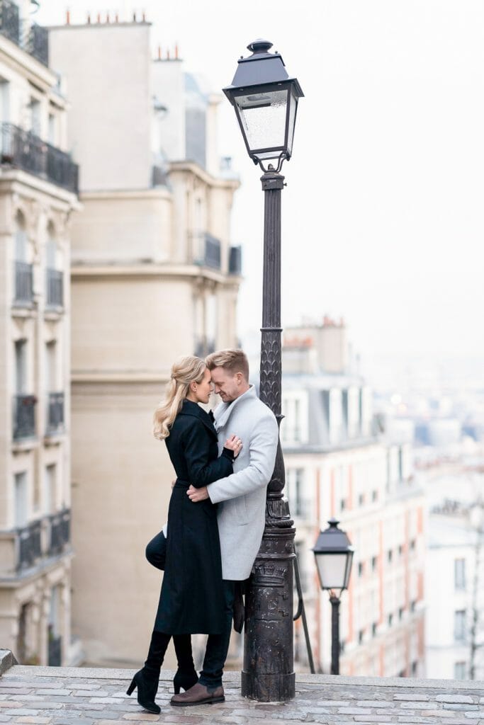 Couple photoshoot in Paris Montmartre at sunrise