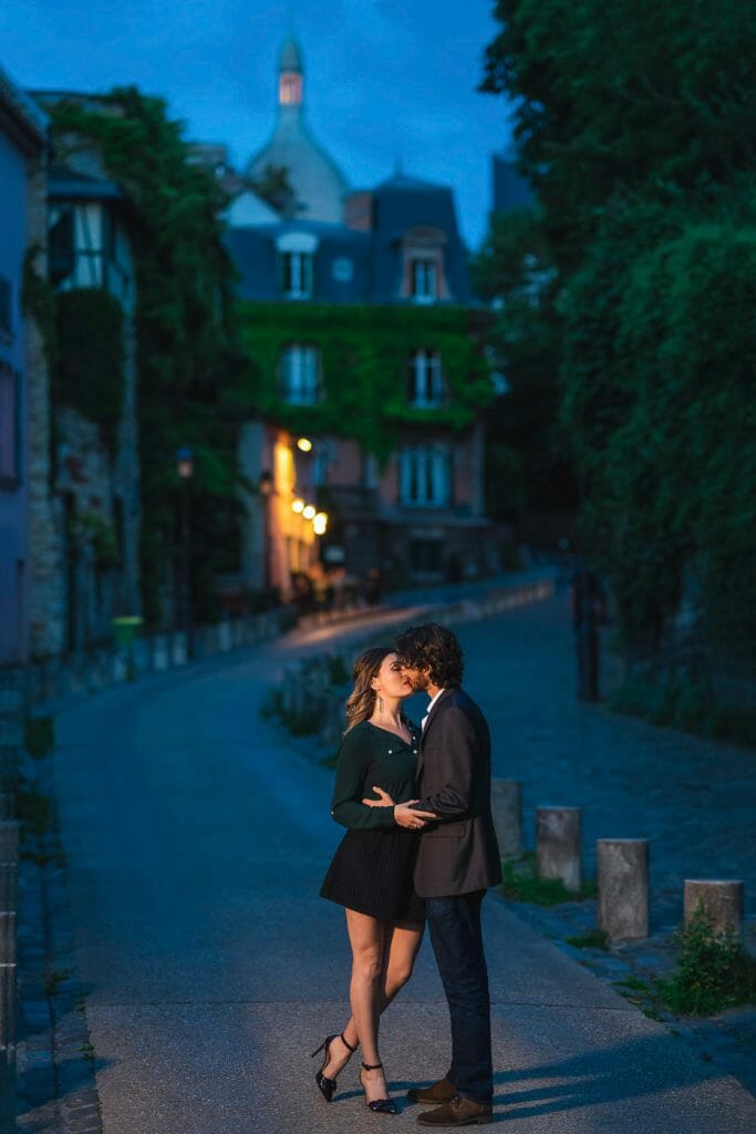 Romantic Couple photoshoot during the Blue Hour Montmartre Paris