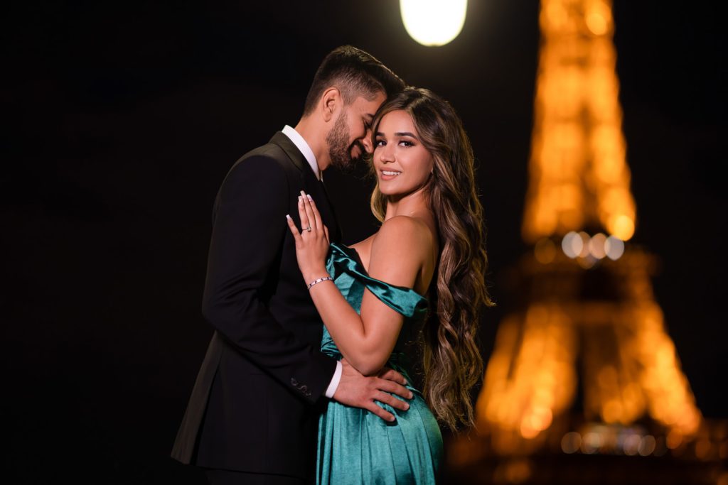Romantic nighttime engagement photos in Paris Eiffel Tower