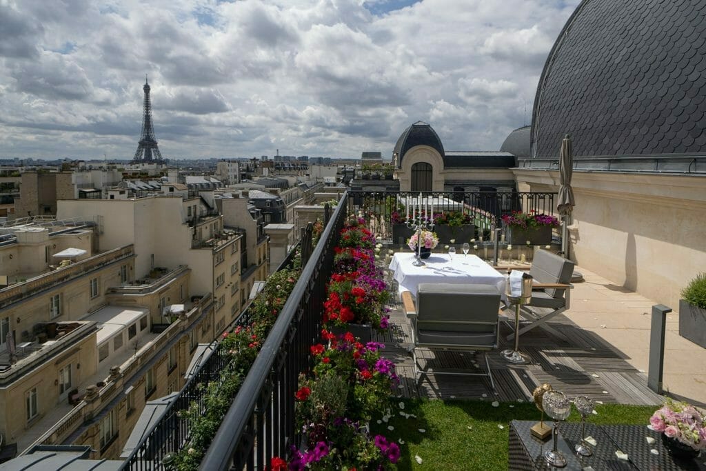 The best private rooftops in Paris for marriage proposals
