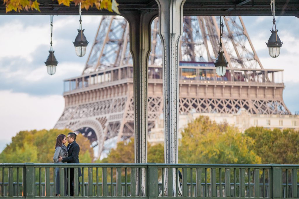 Dreamy Paris photo shoot at Pont de Bir-Hakeim with Eiffel Tower as backdrop