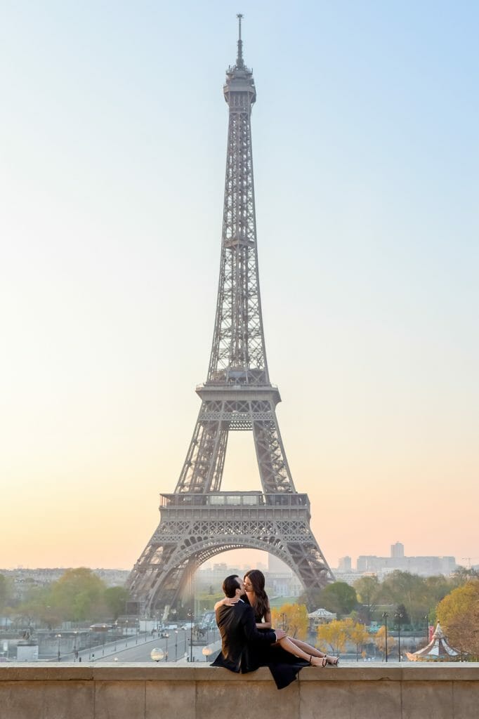 Lovely sunrise couple photos Eiffel Tower Trocadero