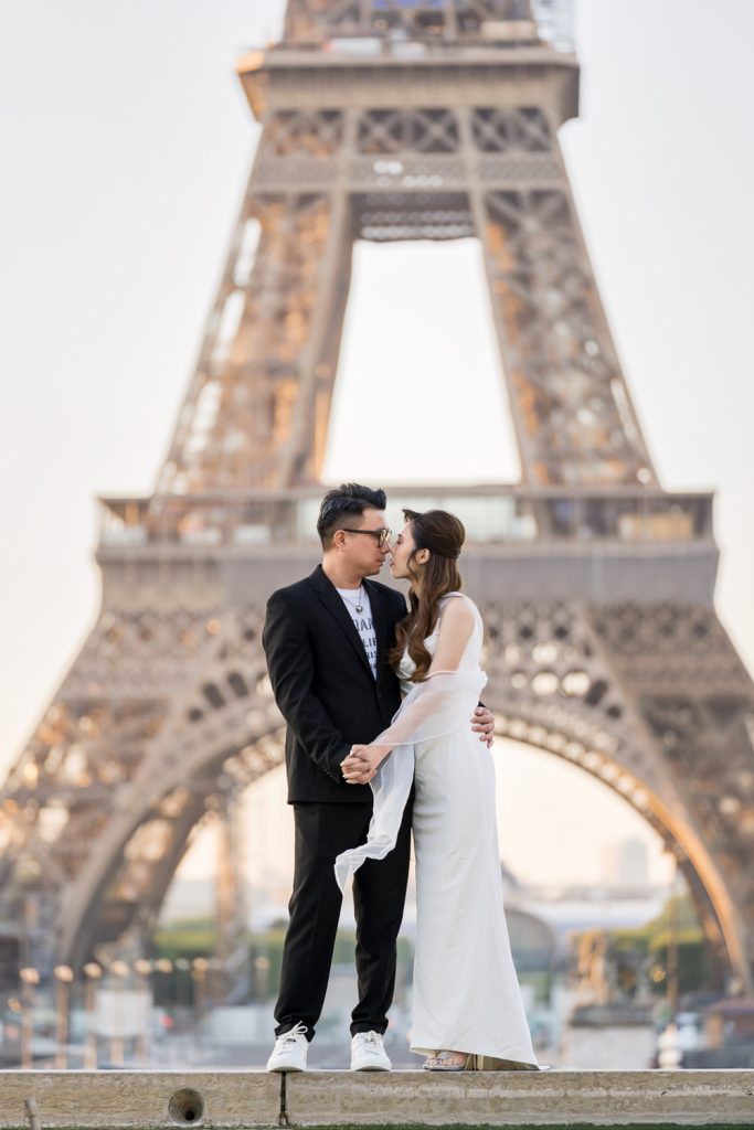 pre wedding photos in Paris