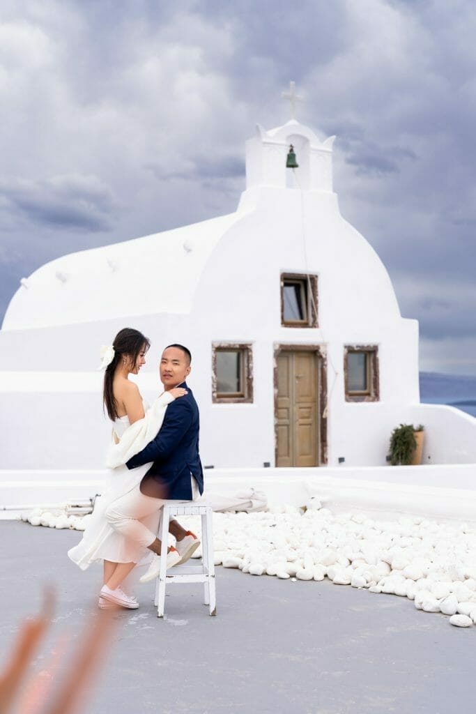 Santorini couple photoshoot ideas