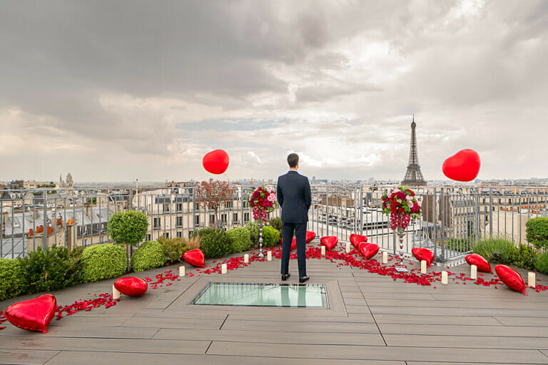 Private Paris rooftop proposal with Paris proposal planner Chant