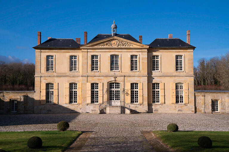 Chateau de villette luxury marriage proposal in Paris