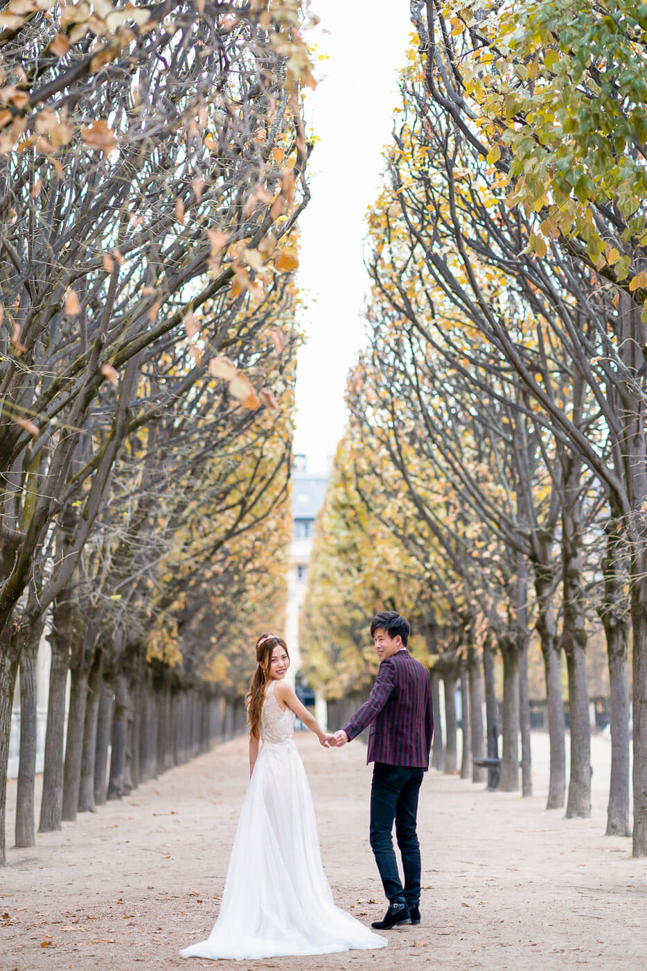Beautiful pre-wedding pictures at Palais Royal Paris