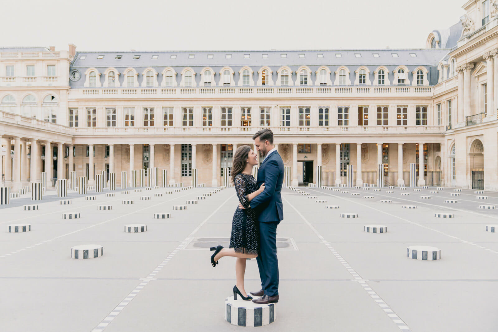 Classic Paris couple photography at Palais Royal