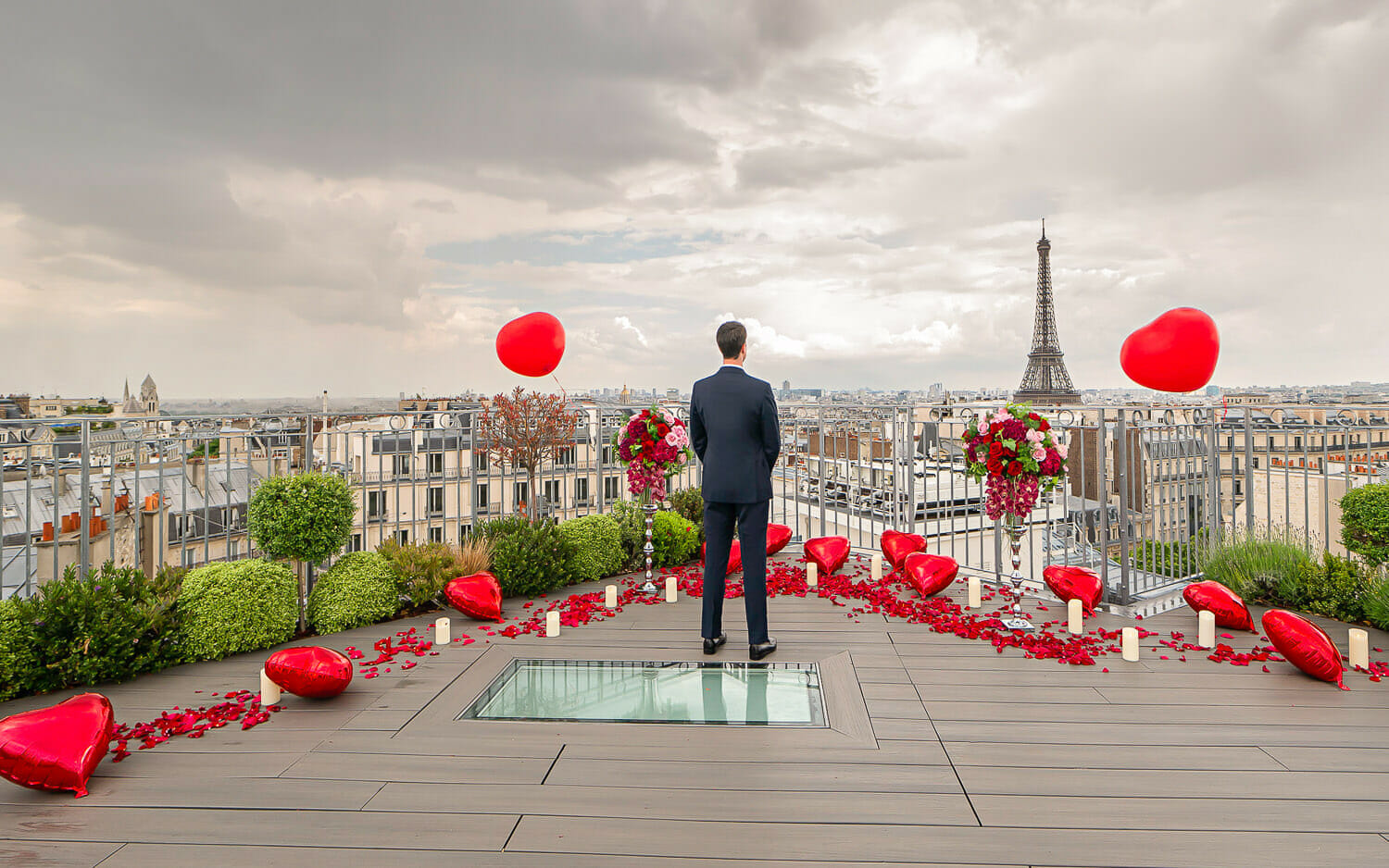 Book a Paris proposal photographer