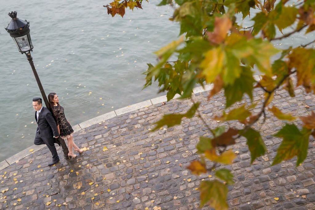 Dreamy couple photos at Notre Dame de Paris