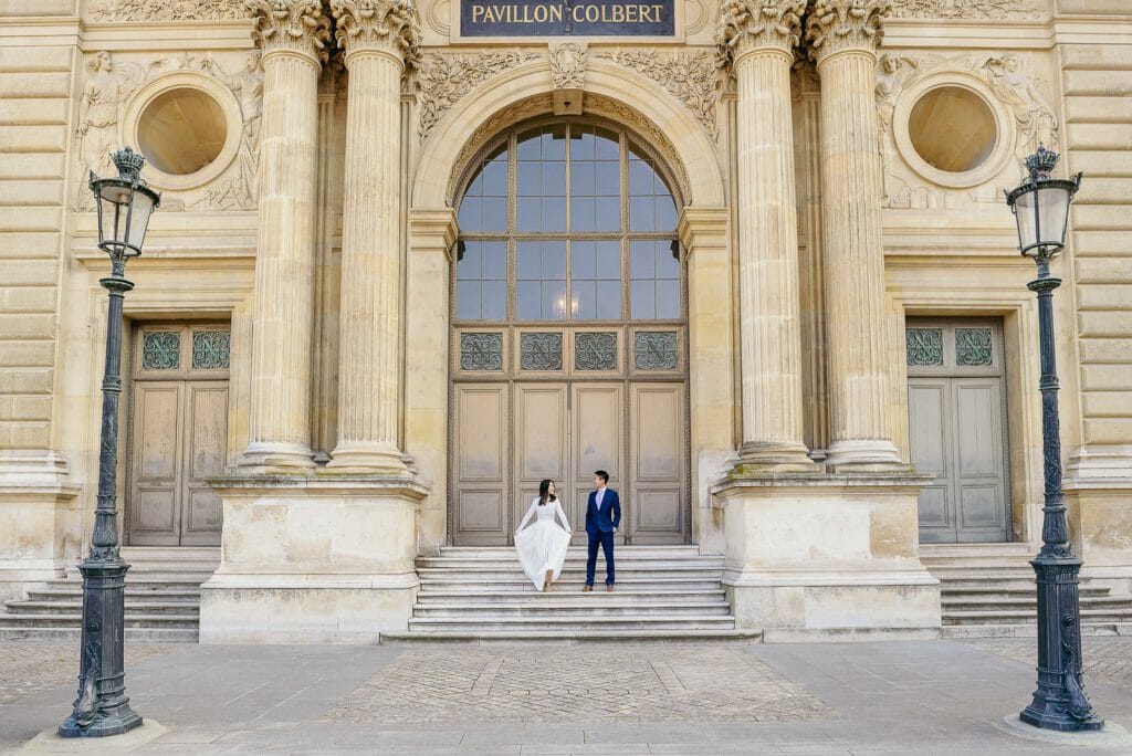 Fotos de pareja de ensueño en el Museo del Louvre