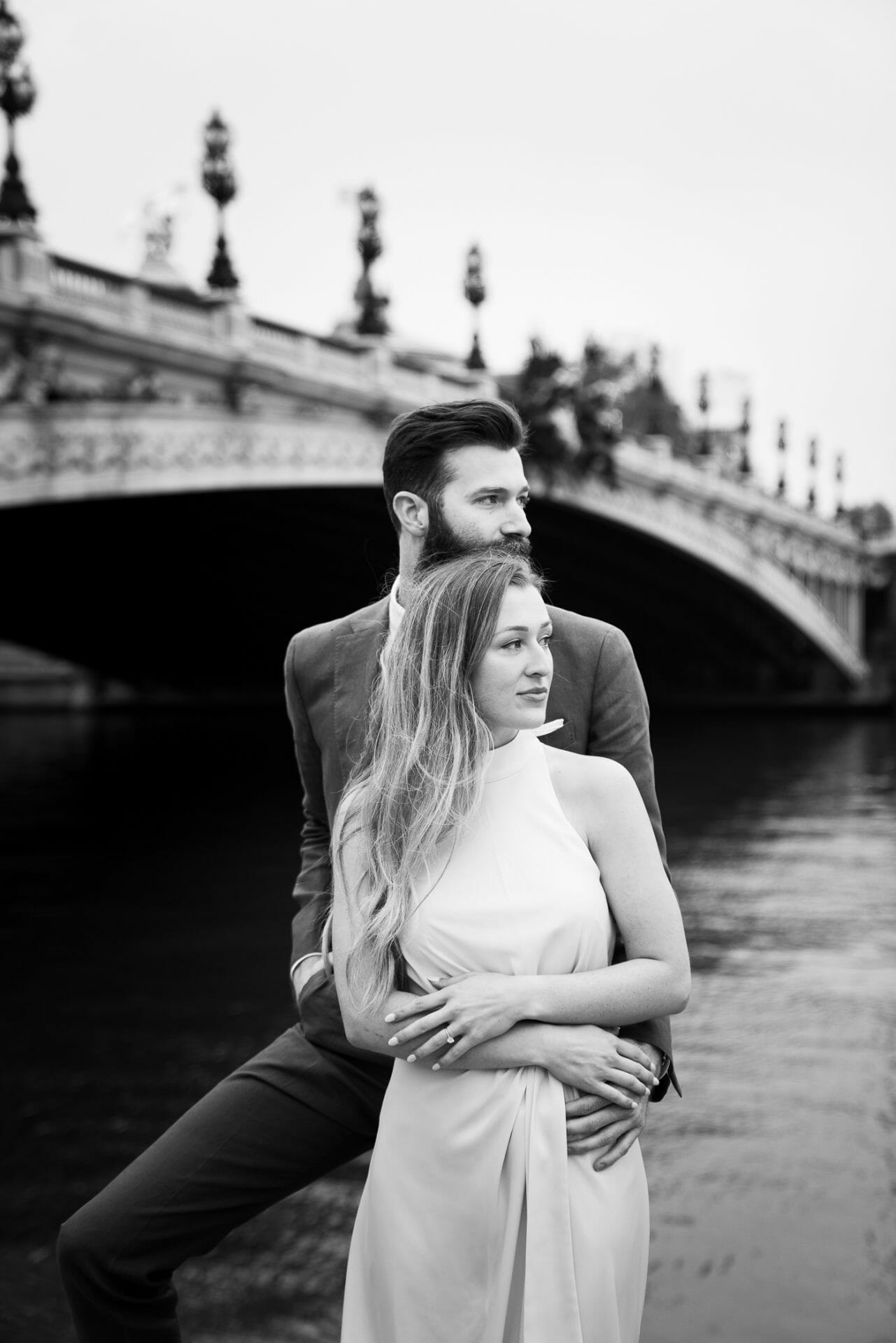 Editorial couple photos in Paris at Alexander III Bridge around sunrise