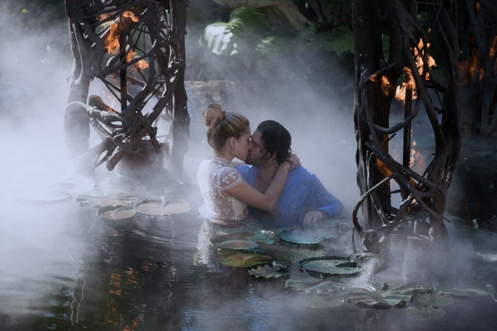 Unique couple photoshoot ideas underwater