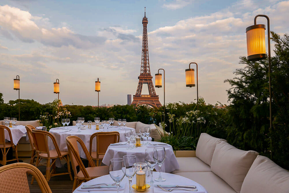 Girafe Paris restaurants with Eiffel Tower view