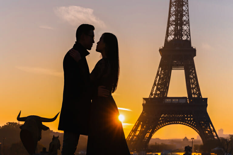 How much do engagement photos in Paris cost