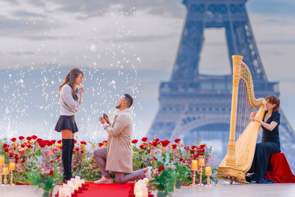 Incredible Paris proposal trocadero with musician