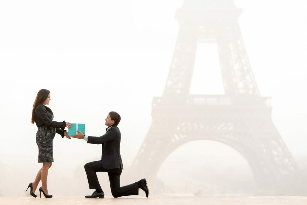 Maternity Couple photoshoot Eiffel Tower Paris at sunrise