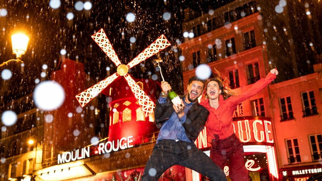 Moulin Rouge best photography spots Paris