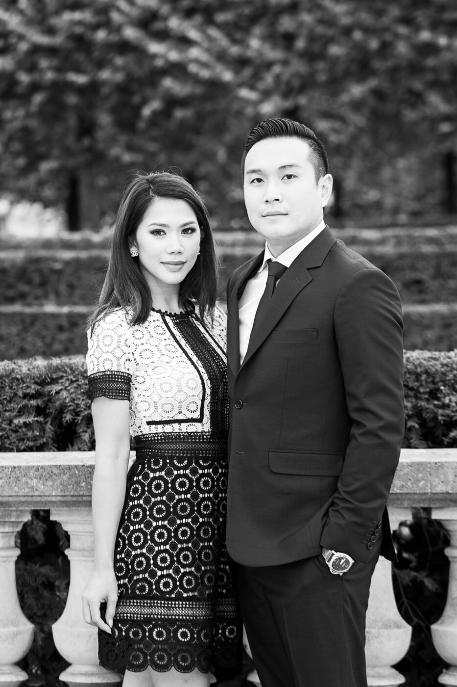 Formal couple photos in Paris in black and white